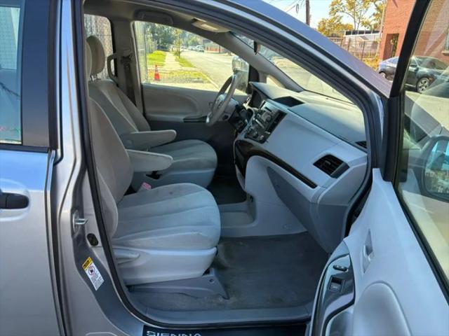 2012 Toyota Sienna Base V6 7 Passenger