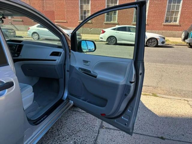 2012 Toyota Sienna Base V6 7 Passenger
