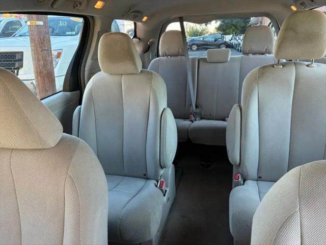 2012 Toyota Sienna Base V6 7 Passenger