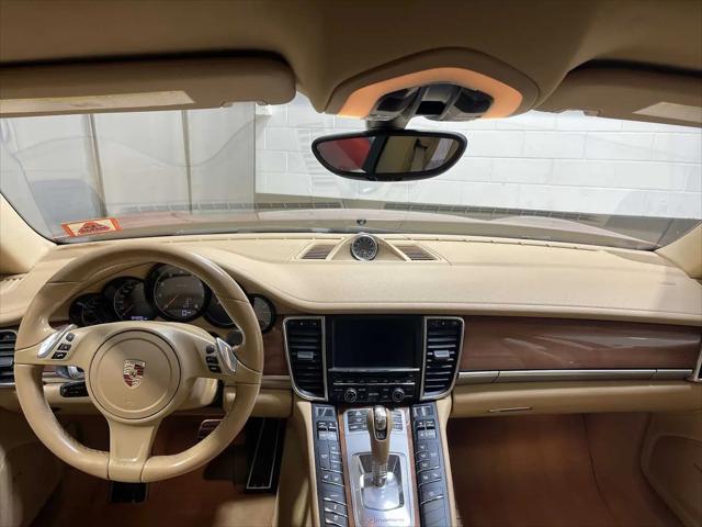 2015 Porsche Panamera 4