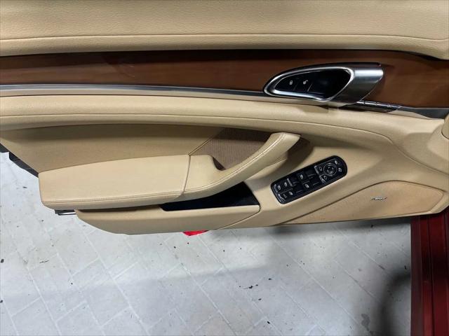 2015 Porsche Panamera 4