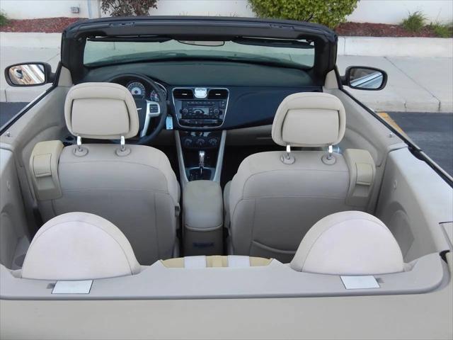 2013 Chrysler 200 Touring
