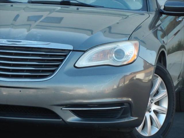 2013 Chrysler 200 Touring
