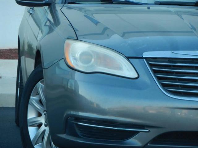 2013 Chrysler 200 Touring