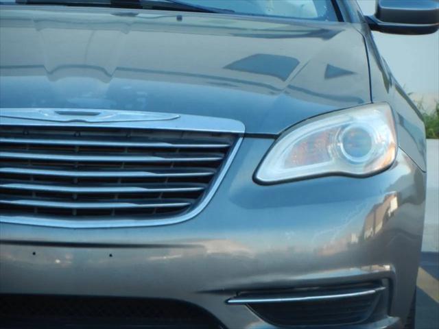 2013 Chrysler 200 Touring