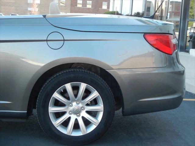 2013 Chrysler 200 Touring