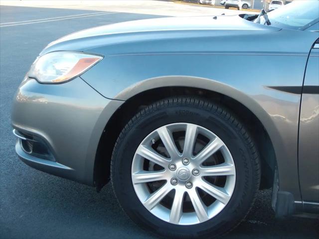 2013 Chrysler 200 Touring