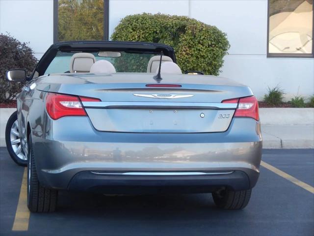 2013 Chrysler 200 Touring