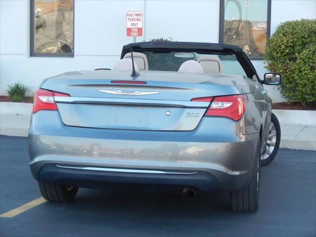 2013 Chrysler 200 Touring