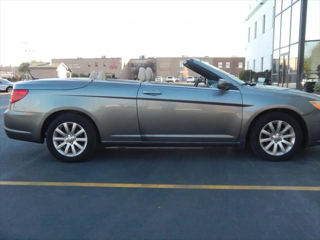 2013 Chrysler 200 Touring