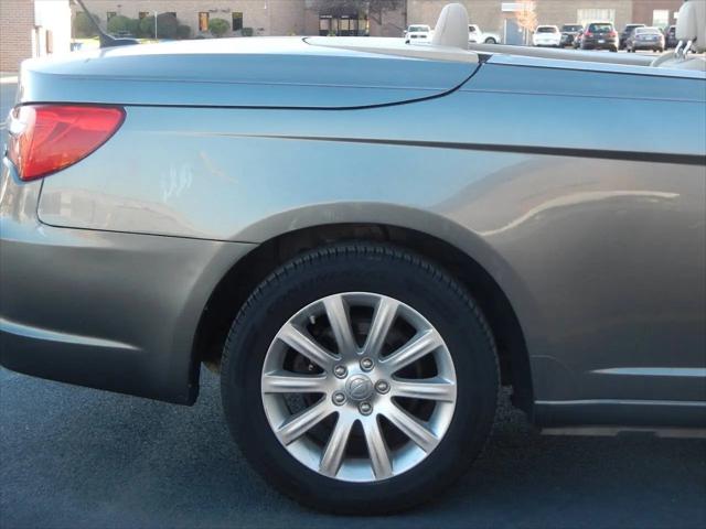 2013 Chrysler 200 Touring