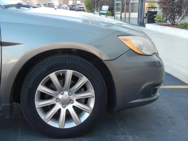 2013 Chrysler 200 Touring