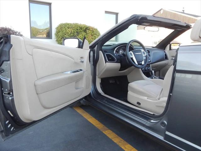 2013 Chrysler 200 Touring