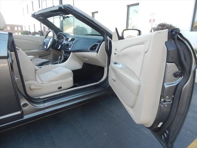2013 Chrysler 200 Touring