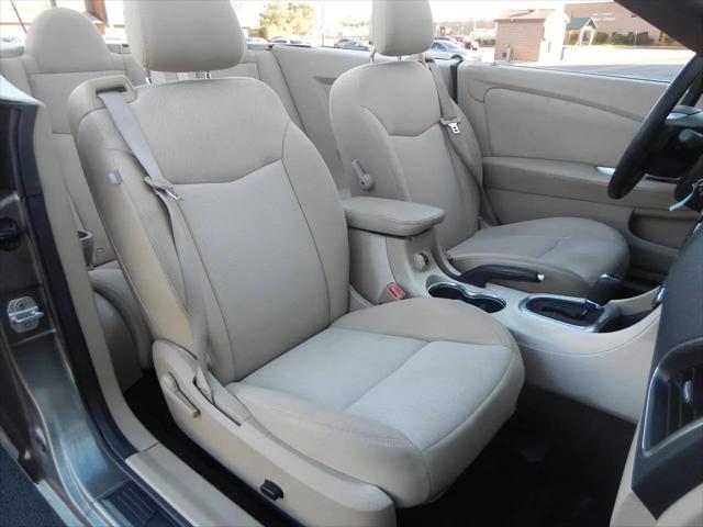 2013 Chrysler 200 Touring
