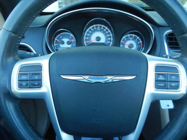 2013 Chrysler 200 Touring