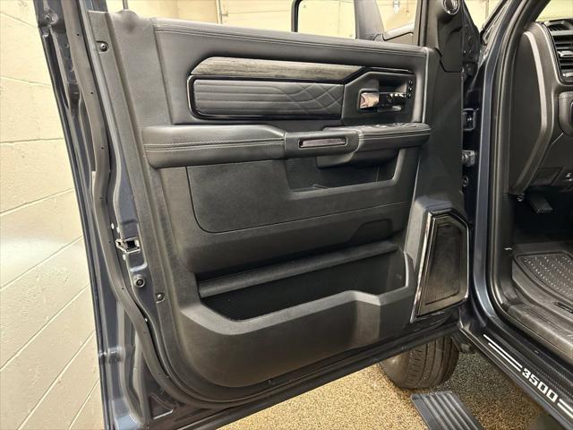 2025 Ram 3500 Limited Crew Cab 4x4 8 Box