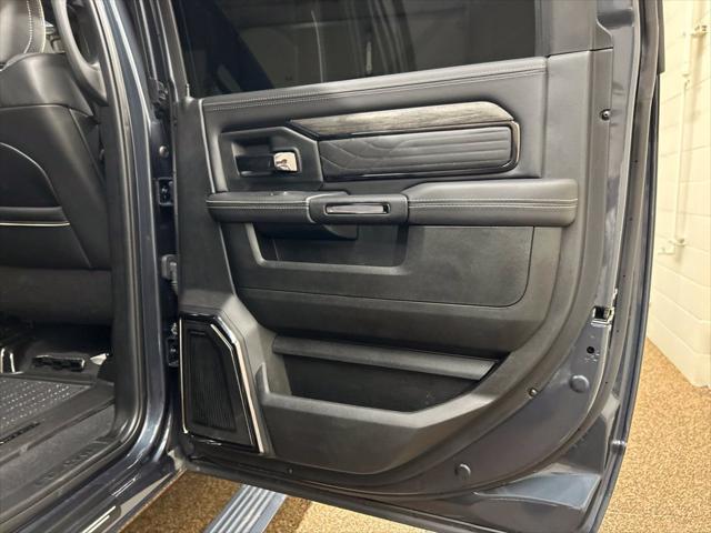 2025 Ram 3500 Limited Crew Cab 4x4 8 Box