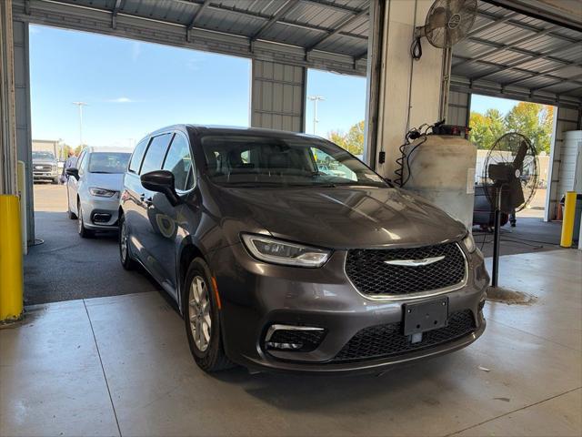 2023 Chrysler Pacifica Touring L for sale in Groveport, OH