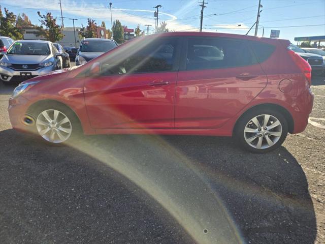 2012 Hyundai Accent SE