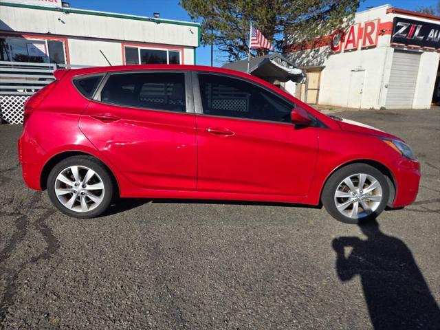 2012 Hyundai Accent SE