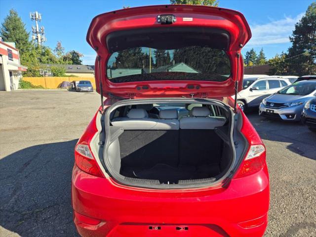 2012 Hyundai Accent SE
