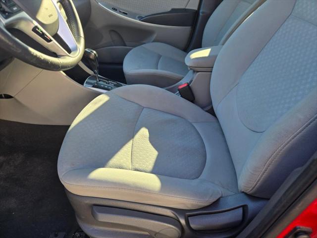 2012 Hyundai Accent SE