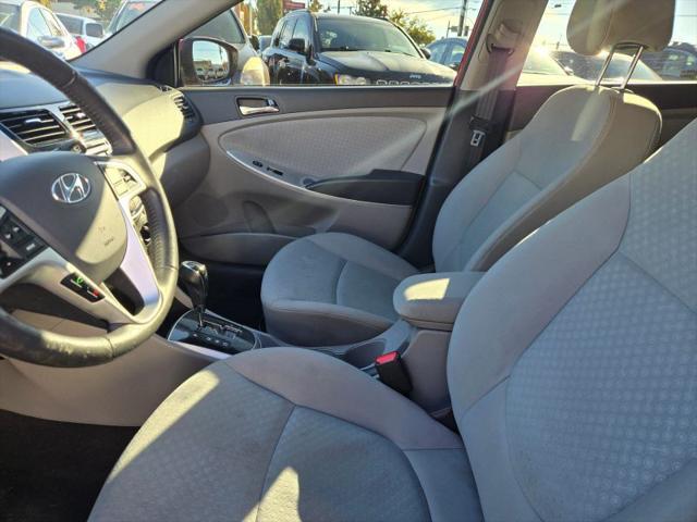 2012 Hyundai Accent SE