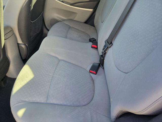 2012 Hyundai Accent SE