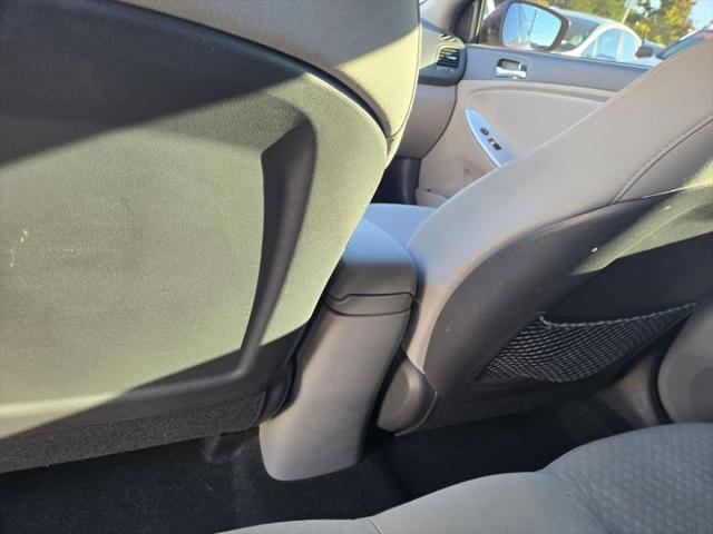 2012 Hyundai Accent SE