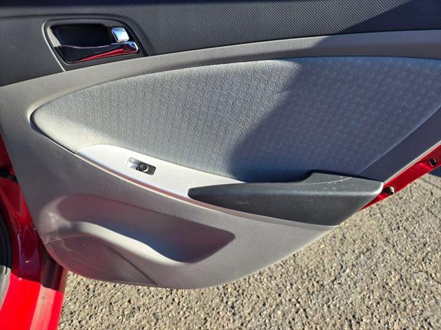 2012 Hyundai Accent SE