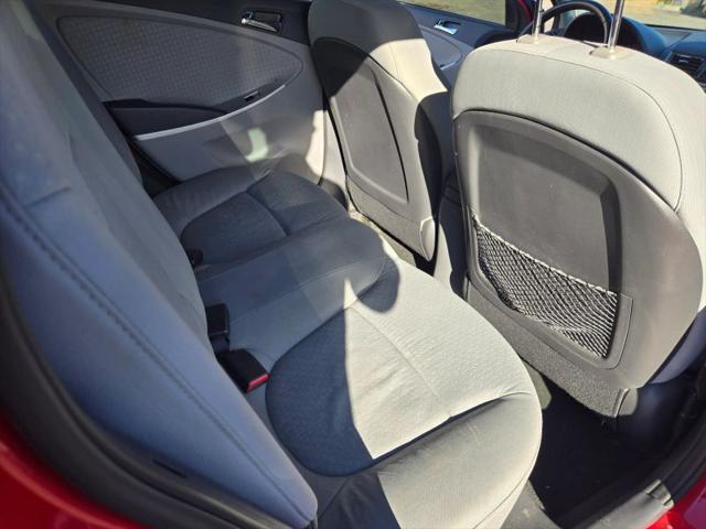 2012 Hyundai Accent SE