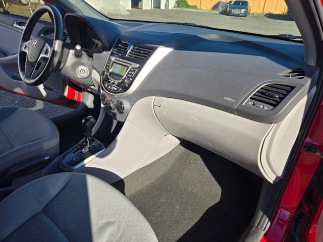 2012 Hyundai Accent SE