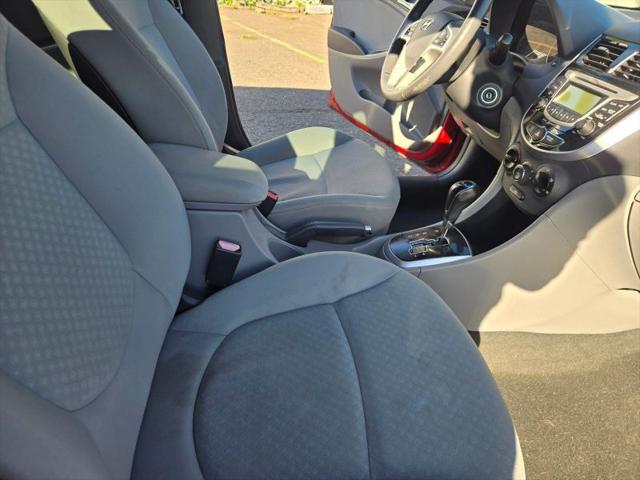 2012 Hyundai Accent SE