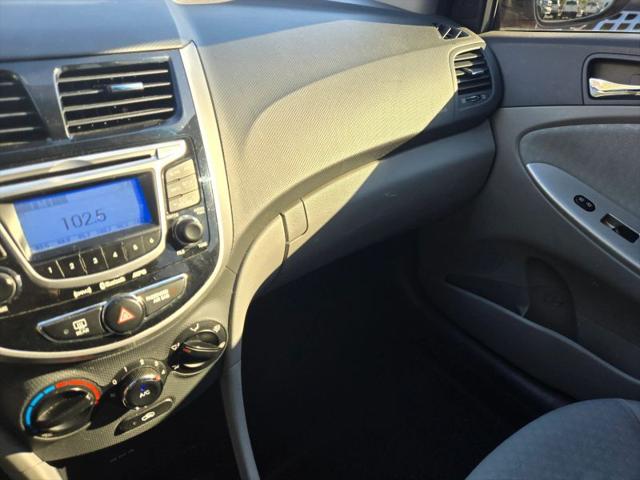 2012 Hyundai Accent SE