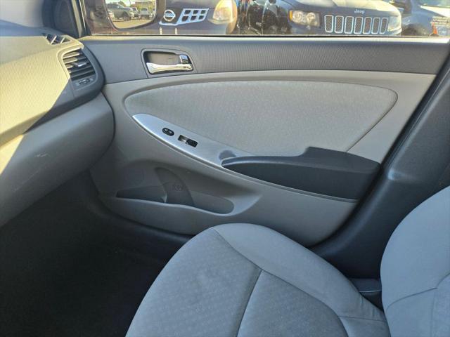 2012 Hyundai Accent SE