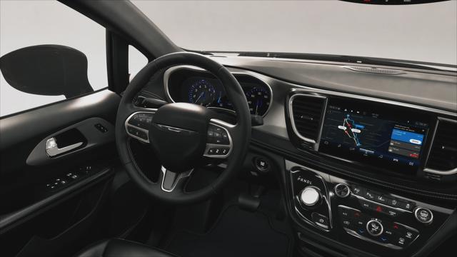 2027 Chrysler Pacifica Select AWD