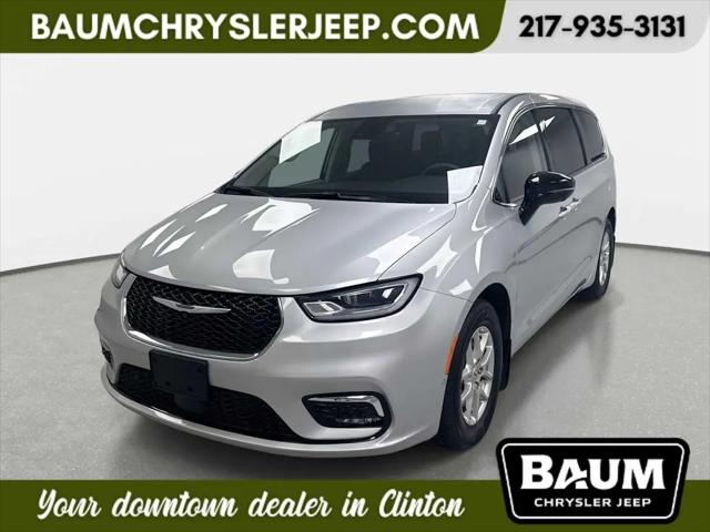 2024 Chrysler Pacifica Touring L for sale in Clinton, IL