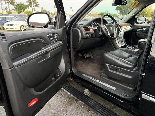 2012 Cadillac Escalade Platinum Edition