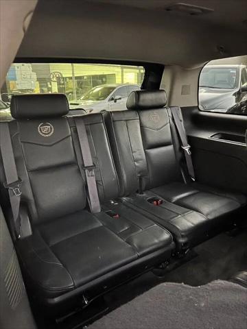 2012 Cadillac Escalade Platinum Edition