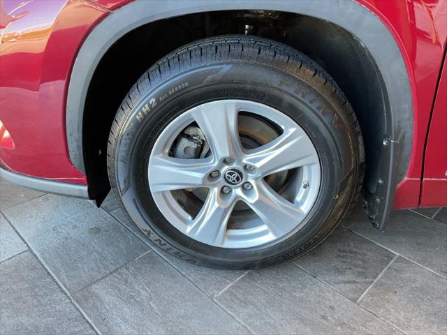 2023 Toyota Highlander Hybrid LE 2023 Toyota Highlander Hybrid LE