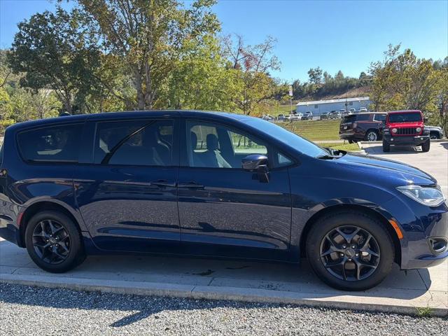 2020 Chrysler Pacifica Touring