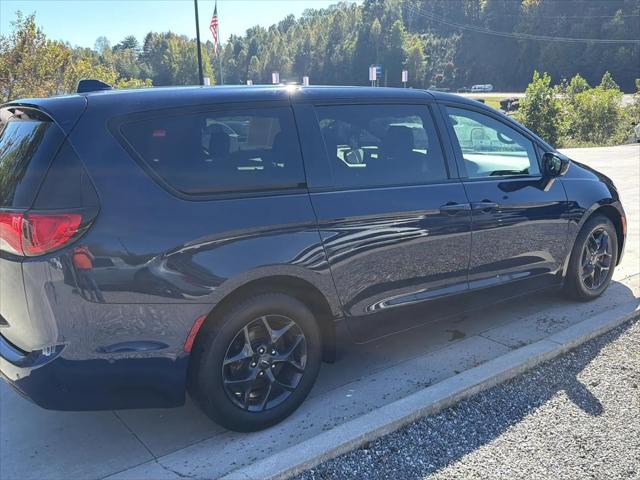 2020 Chrysler Pacifica Touring