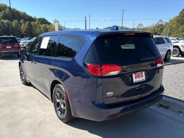 2020 Chrysler Pacifica Touring