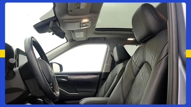 2021 Toyota Highlander Hybrid Platinum