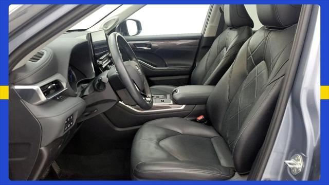 2021 Toyota Highlander Hybrid Platinum