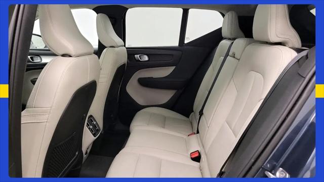 2021 Volvo XC40 T5 Momentum