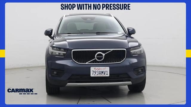 2021 Volvo XC40 T5 Momentum