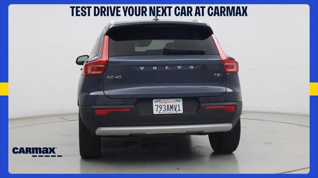 2021 Volvo XC40 T5 Momentum