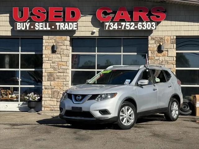 2016 Nissan Rogue SV for sale in Woodhaven, MI